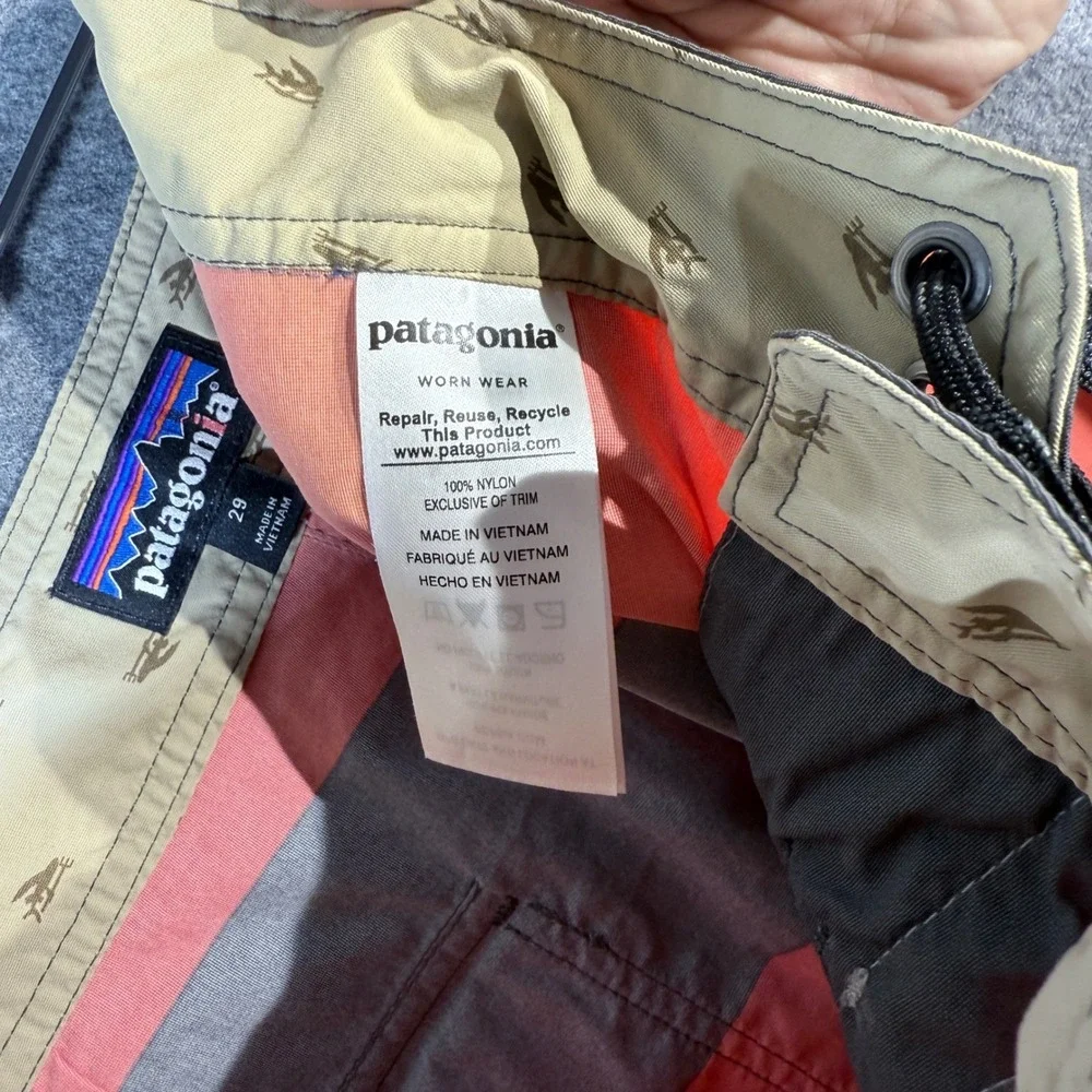 Patagonia Mens Swim Trunks‎ Board Shorts Striped Gray Coral Size 29